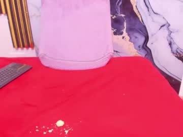 leslyy19_