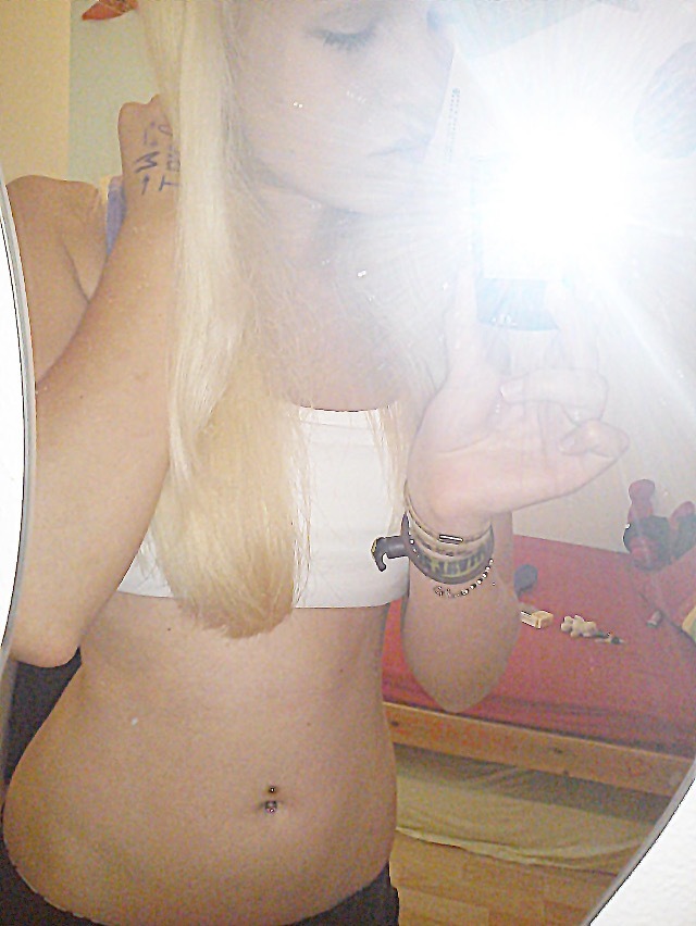 Flat / small Tits / K(l)eine Titten — 40
