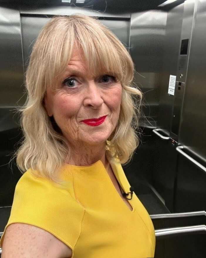Oldslut with red lipstick — 58