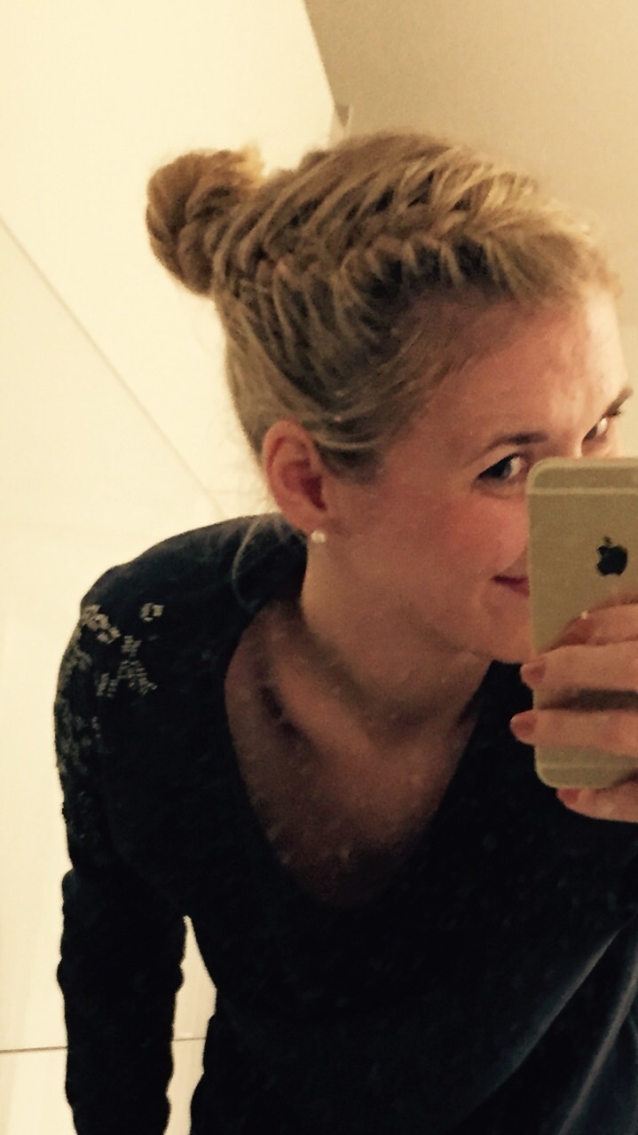 Tall blonde amateur hottie small tits long legs — 9